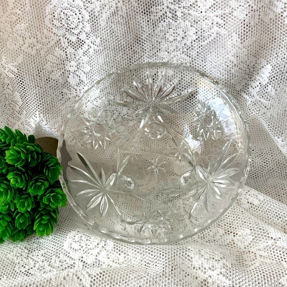 Vintage Anchor Hocking Star of David Precut Glass Footed small Dish.